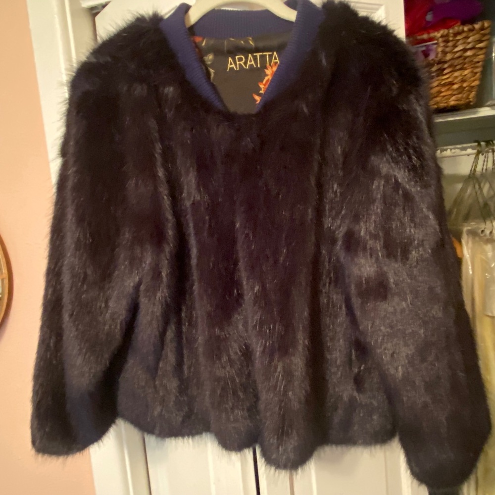 Crop faux fur navy jacket